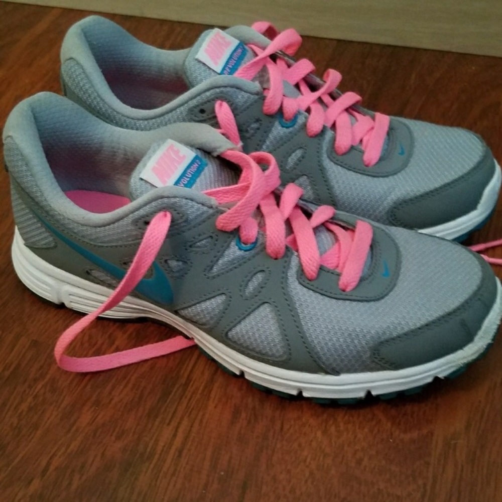 Nike Revolution 2